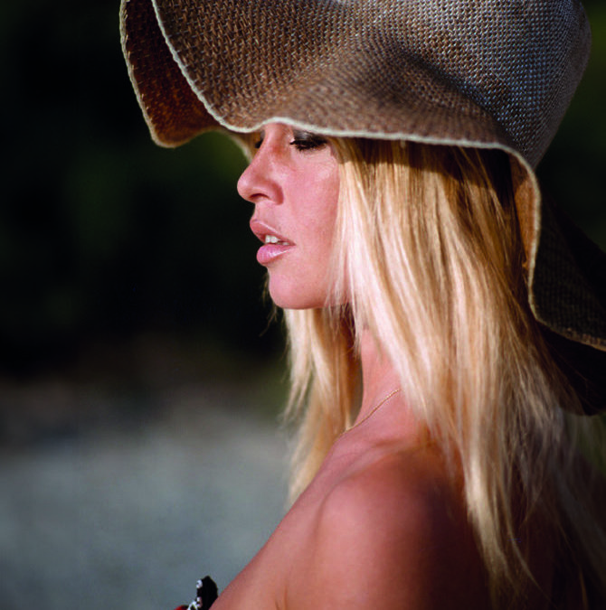 Saint-Tropez Couleur Bleu – Hommage à Brigitte Bardot